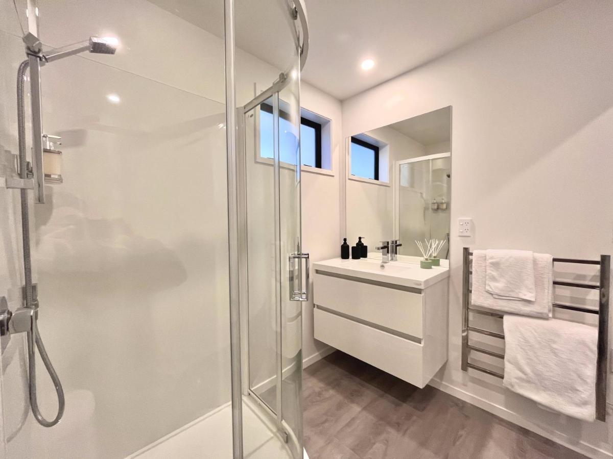 Modern & Central City - By Kosh Bnb Hamilton Exterior photo