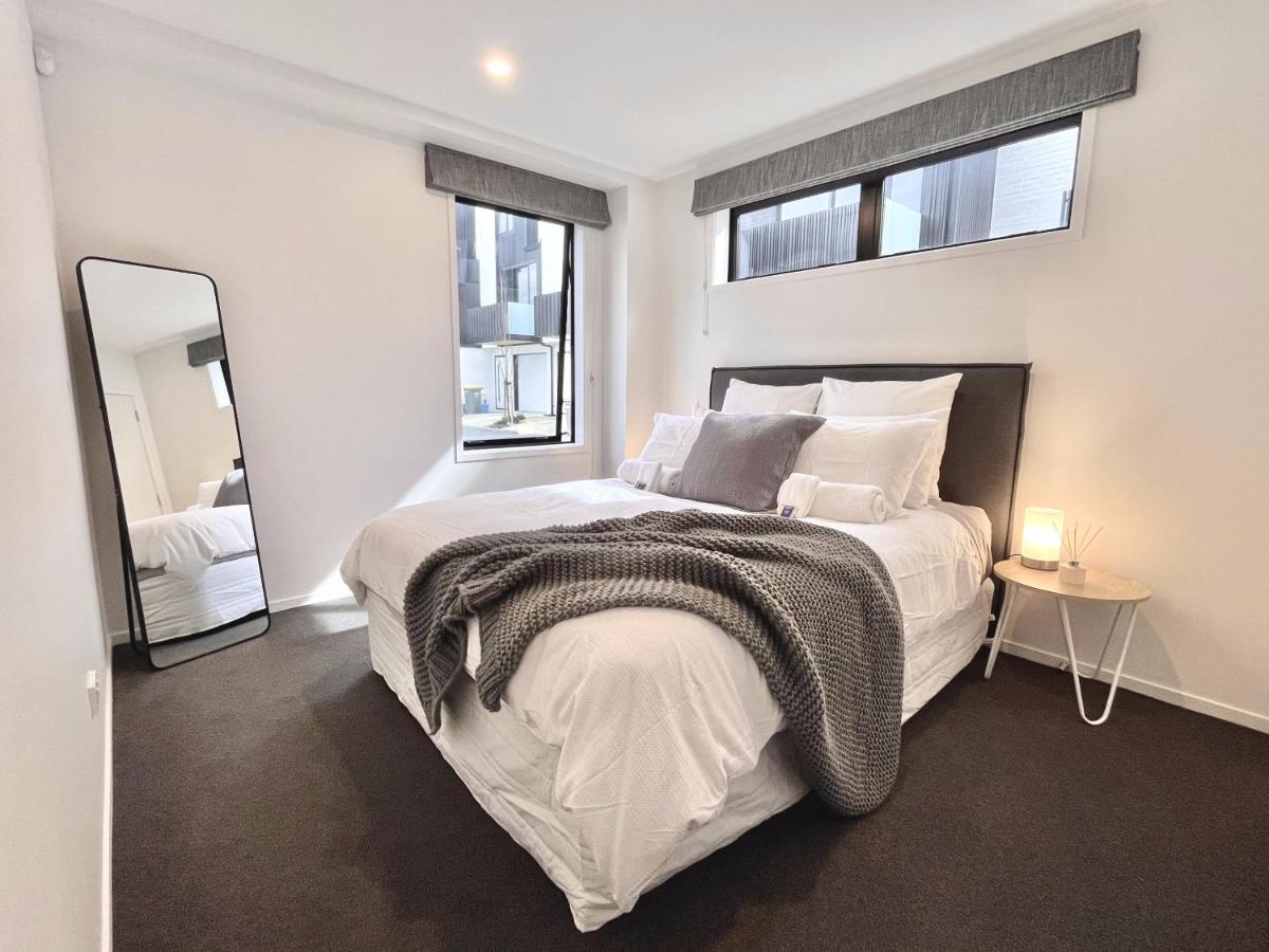 Modern & Central City - By Kosh Bnb Hamilton Exterior photo